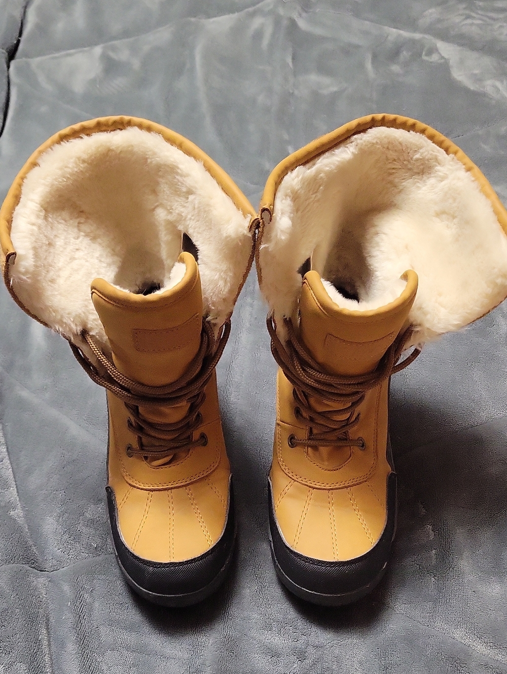 Women’s Tan Winter Lace-Up Boots with Faux Fur Collar
